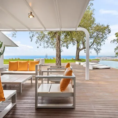 Luxury 4 Bedroom Willa