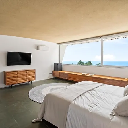 Villa Luxury 5 Bedroom *