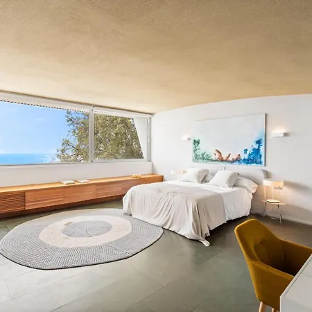 Luxury 5 Bedroom
