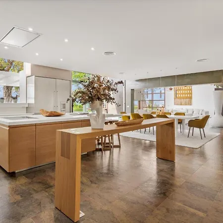 Willa Luxury 4 Bedroom