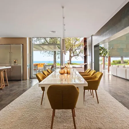 Luxury 4 Bedroom Willa Benalmádena