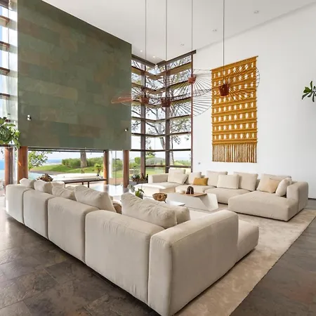 Willa Luxury 4 Bedroom *